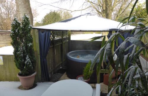 New Forest District House | Cypress Log Cabins Accommodation