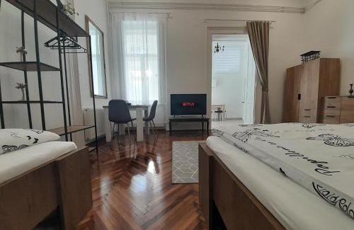 Baja Apartment | Déri Kert Apartmanház A