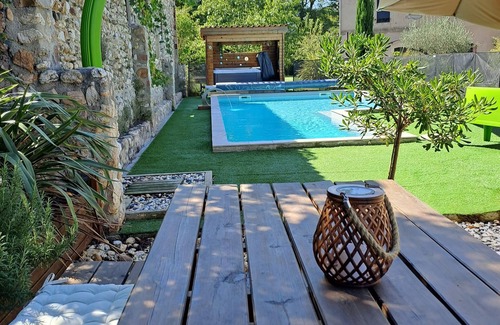Le Garric Cottage | Dôme L'ephémère vu Ciel et Piscine/jacuzzi Privatif