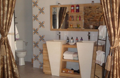 Cordes-sur-Ciel Bed & Breakfast | D'Ici et d'Ailleurs