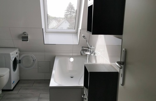 Senzig Apartment | Dachgeschosswohnung in See/waldnähe
