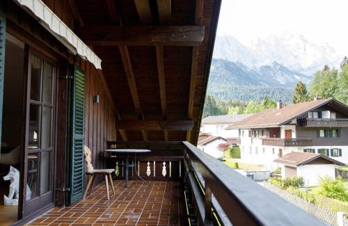 Untergrainau Apartment | Dachgeschoss Wohnung Akelei am Fuße der Zugspitze