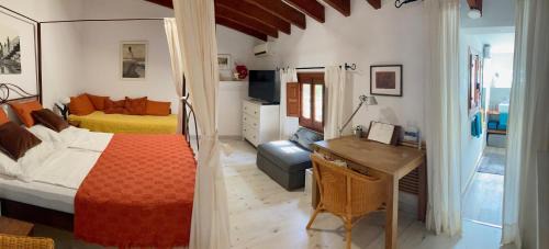 Cuevas Del Almanzora Bed & Breakfast | Dachterrassenzimmer in romantischem Landhaus mit Pool
