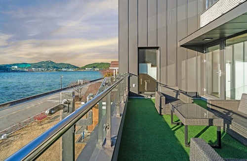 Ansan House | Daebudo Atiko Dokchae Pool Villa