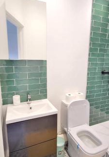 River House | Dagenham - House - Sleeps 4 - Garden - City Centre