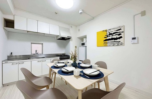 Hiroshima City Centre Apartment | Dai3kuboi - 3 BR Near Peace Park for 9 ppl
