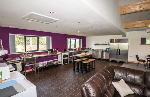Ingleton Cottage | DALE'S LODGE, family friendly, with a garden in Ingleton