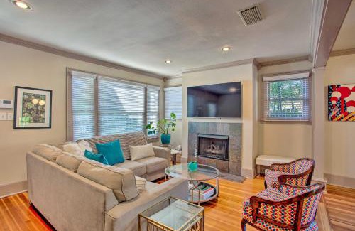 Lower Greenville House | Dallas Couples Retreat Walk to Lower Greenville!