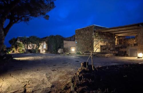 Pantelleria House | Dammuso i Pini di Kaddiuggia (CIR19081014C224053) & Dammuso di Mena (CIR 19081014C224052