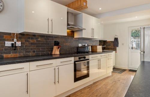 Laugharne House | Dan Y Bryn - A lovely 3 bedroom house centrally located in Laugharne