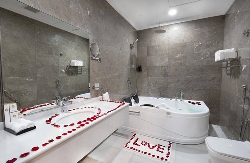 Jeddah Hotel | Dancenter Jeddah Near King Fahd's