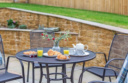 Melplash House | Dandy Cottage - Two Bedroom House, Sleeps 4