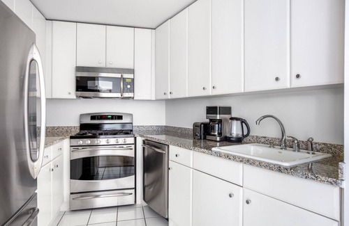 Union Square Apartment | Dandy Union Square 1BR w/Gym, Doorman, across from Park, by Blueground