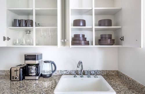 Union Square Apartment | Dandy Union Square 1BR w/Gym, Doorman, across from Park, by Blueground
