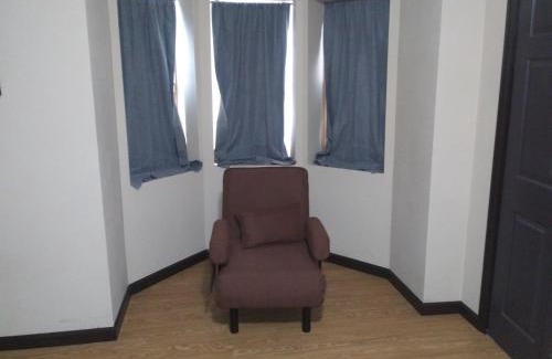 Middletown House | Dangles Short Stays