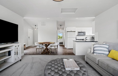 Bend House | Dara - Modern Irish Guest House on Private Estate, Mountain Views