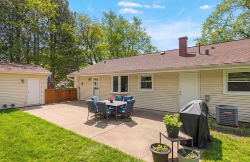 Darien House | Darien Delight - Single Level Ranch