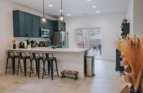 Mountainaire House | Dark Sky Chalet - Pet-Friendly