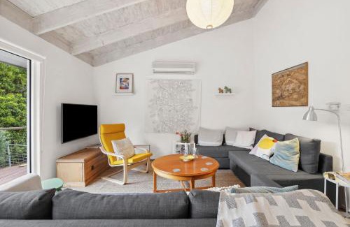 Anglesea House | Darlana House