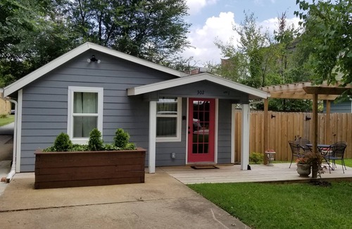 Downtown House | Darling house for 2, ideally located to Bentonville Square/trails. Bike Shed!