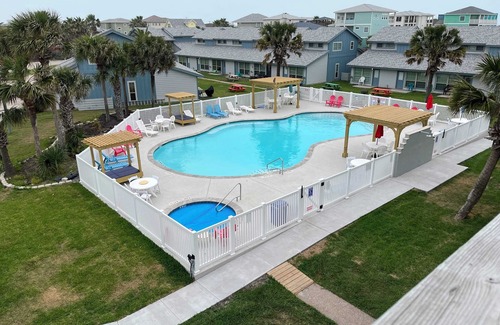 Port Aransas Condo | Darlins Dream! Island Dunes Condo's-#1003-One Block from Beach.