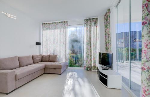 Cadrezzate Apartment | Darma's House 3 minutes from Monate lake - Happy Rentals