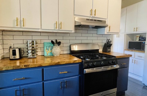 Helen Cottage | {Das Vogel Haus}nCheerful cottage getaway in Helen