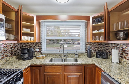 Des Plaines House | Dash: 4 Bdrms, 2.5 BA