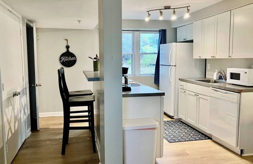 Joslyn Castle Apartment | Davenport Dwellings 4-Walk to UNMC!