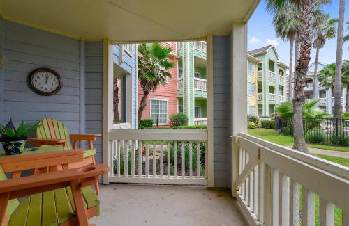 Galveston Apartment | Dawn 512-Tropical Lagoon