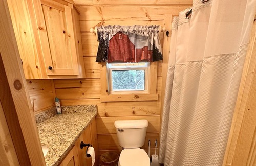 Blairsville Cabin | Dawson's Den Cabin 18. 1 Bedroom, 1 Bath Pet Friendly and Hot Tub