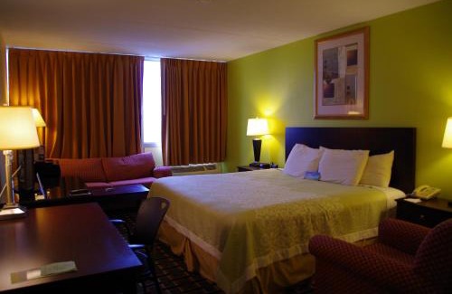 Danville Hotel | Days Hotel by Wyndham Danville Conference Center