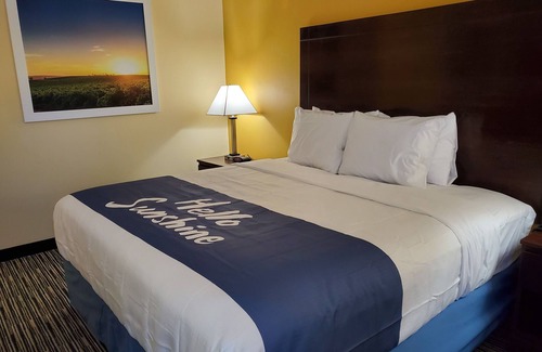 Morrow Hotel | Days Inn by Wyndham Atlanta/Southlake/Morrow