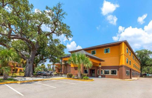 Biloxi Hotel | Days Inn by Wyndham Biloxi Beach