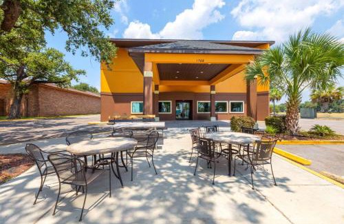 Biloxi Hotel | Days Inn by Wyndham Biloxi Beach