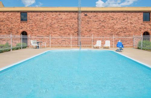 Calvert City Hotel | Days Inn by Wyndham Calvert City - Paducah East