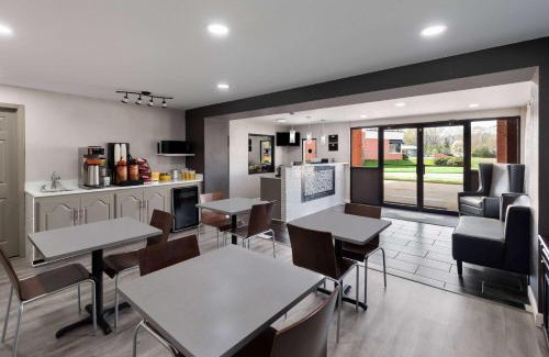 Childersburg Hotel | Days Inn by Wyndham Childersburg