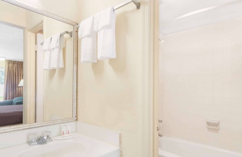 Christiansburg Hotel | Days Inn by Wyndham Christiansburg