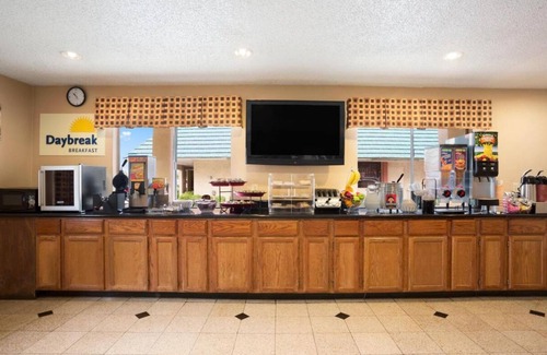 Irving Hotel | Days Inn by Wyndham Dallas Irving