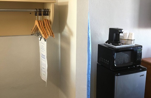 Biggar Hotel | Days Inn by Wyndham Fort Myers