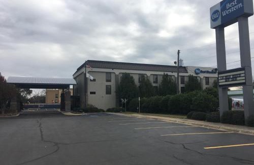 Laurel Hotel | Days Inn by Wyndham Laurel MS
