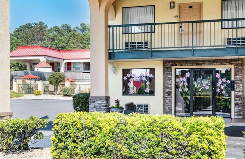 Macon Hotel | Days Inn by Wyndham Macon I-475