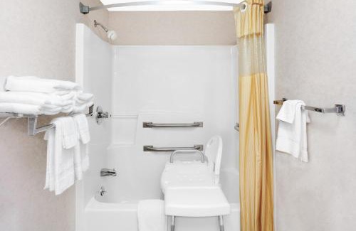 Morristown Hotel | Days Inn by Wyndham Morristown