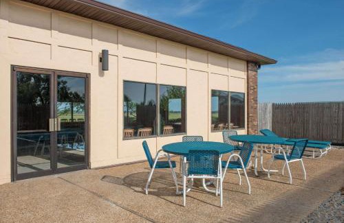 Mitchell Hotel | Days Inn by Wyndham Pontoon Beach