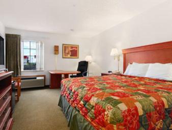 Shawnee Hotel | Days Inn by Wyndham Shawnee