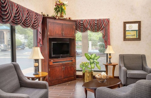 Thomaston Hotel | Days Inn by Wyndham Thomaston