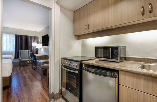 Inner Harbour Hotel | Days Inn by Wyndham Victoria On The Harbour
