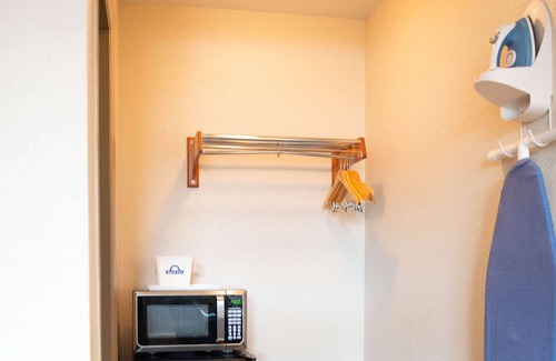 Waynesboro Hotel | Days Inn by Wyndham Waynesboro
