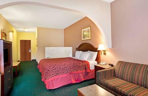 Bridgeport Hotel | Days Inn & Suites by Wyndham Louisville SW