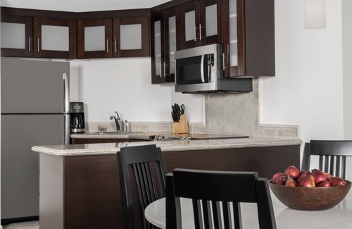 Las Vegas Strip Villa | Dazzling Marriott Chateau Villa near Vegas Strip!